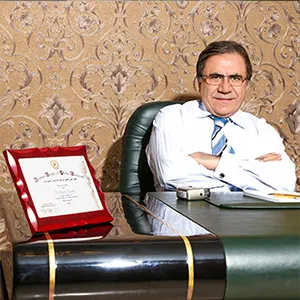 دکتر رفیع پرنیا جراح لیپوماتیک در تهران