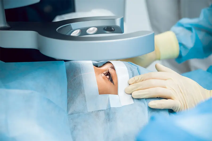 بهترین دکتر عمل فمتولیزیک چشم